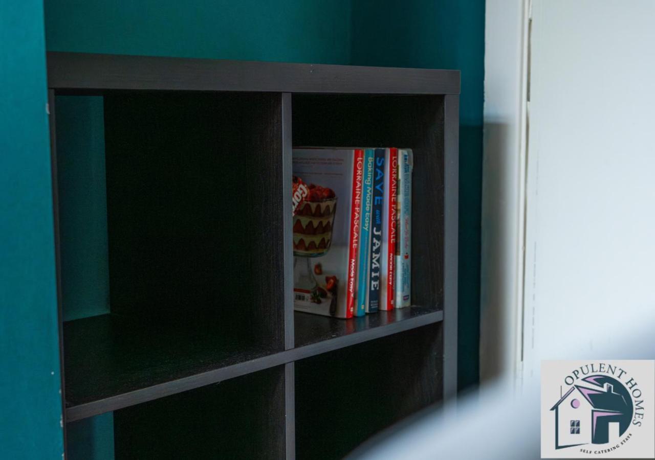 Вілла Contractors Pad - 4 Bed Town House - Cent Reading - Free Parking Екстер'єр фото
