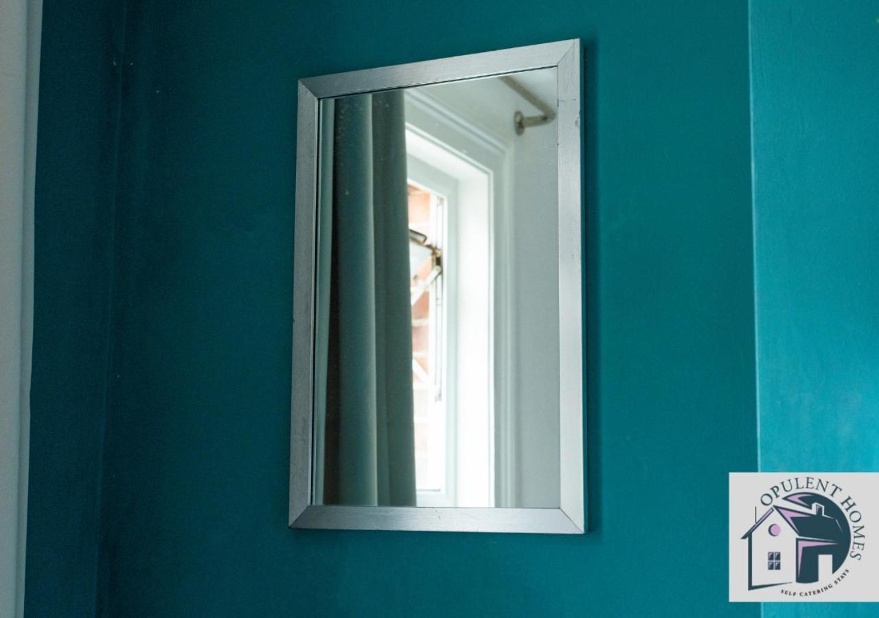 Вілла Contractors Pad - 4 Bed Town House - Cent Reading - Free Parking Екстер'єр фото