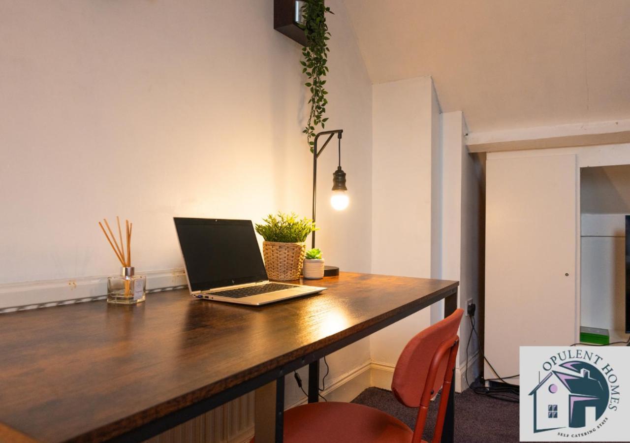 Вілла Contractors Pad - 4 Bed Town House - Cent Reading - Free Parking Екстер'єр фото