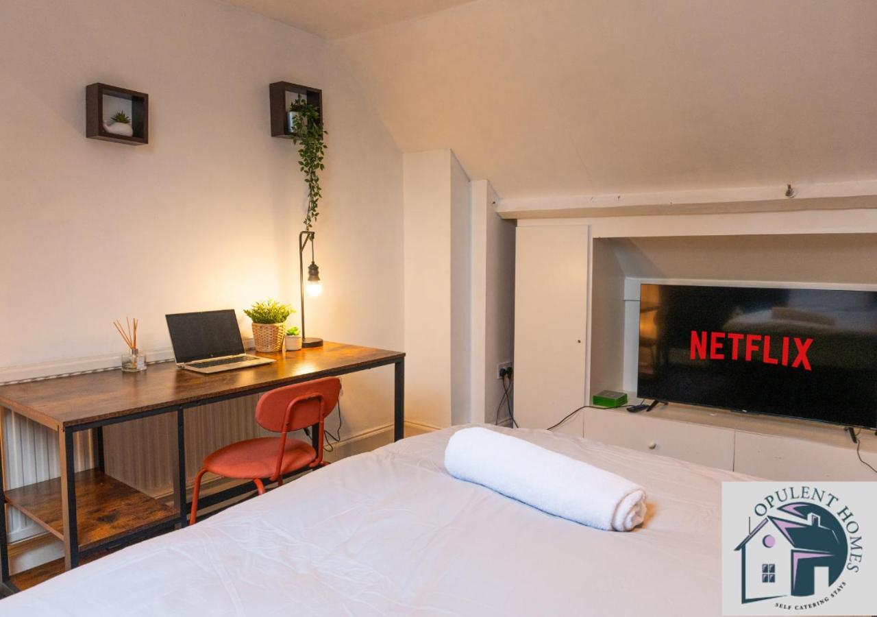 Вілла Contractors Pad - 4 Bed Town House - Cent Reading - Free Parking Екстер'єр фото