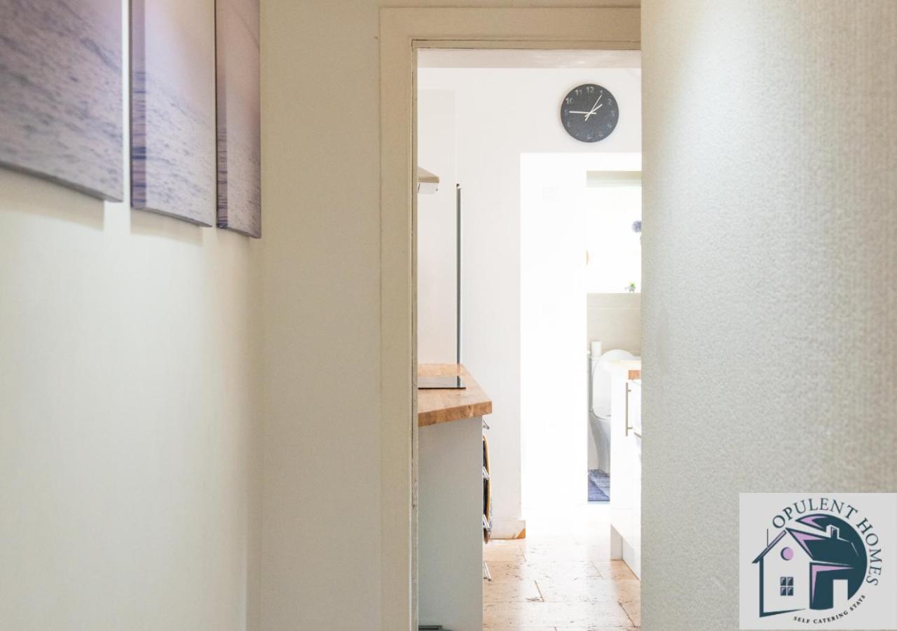 Вілла Contractors Pad - 4 Bed Town House - Cent Reading - Free Parking Екстер'єр фото